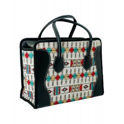 شنطة ترامس بلون ابيض نقشة تراثية 