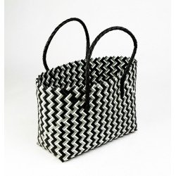 شنطة رحلات مقلم أسود وابيض BBG21-1324 شنطة رحلات مقلم أسود وابيض BBG21-1324